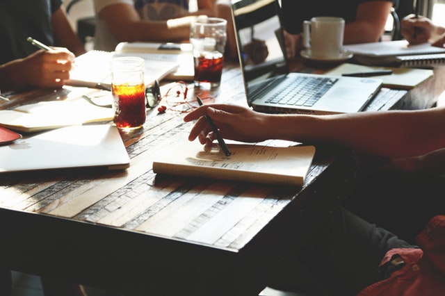 AFSTEMMING OP IMPLEMENTATIE EN CONVERSIE VOOR DE EINDGEBRUIKER